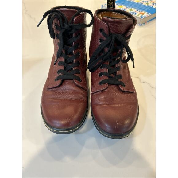 Doc‎ Martens Leyton Leather Women's Boots Air Wair Cherry Red, Size 8 - Picture 1 of 10